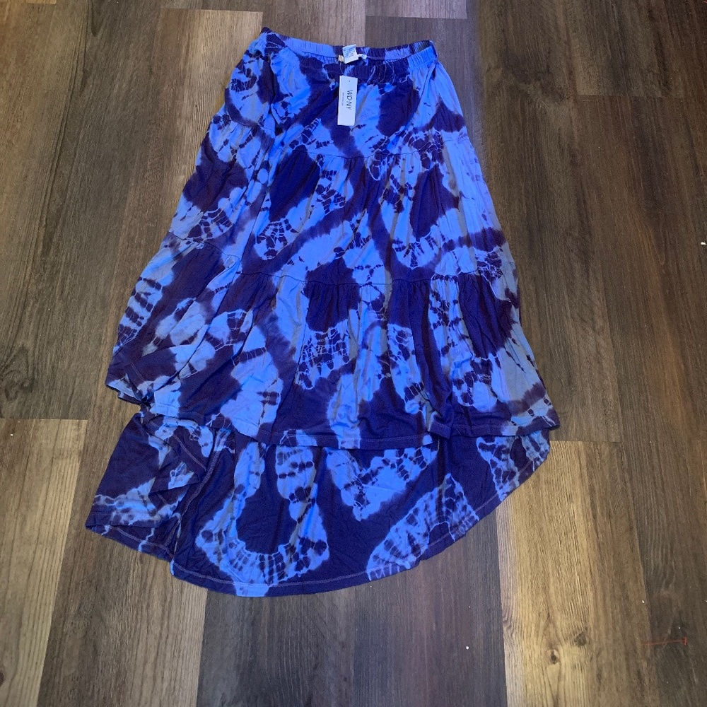 WDNY tie dye hi lo rayon blend‎ skirt. NWT.